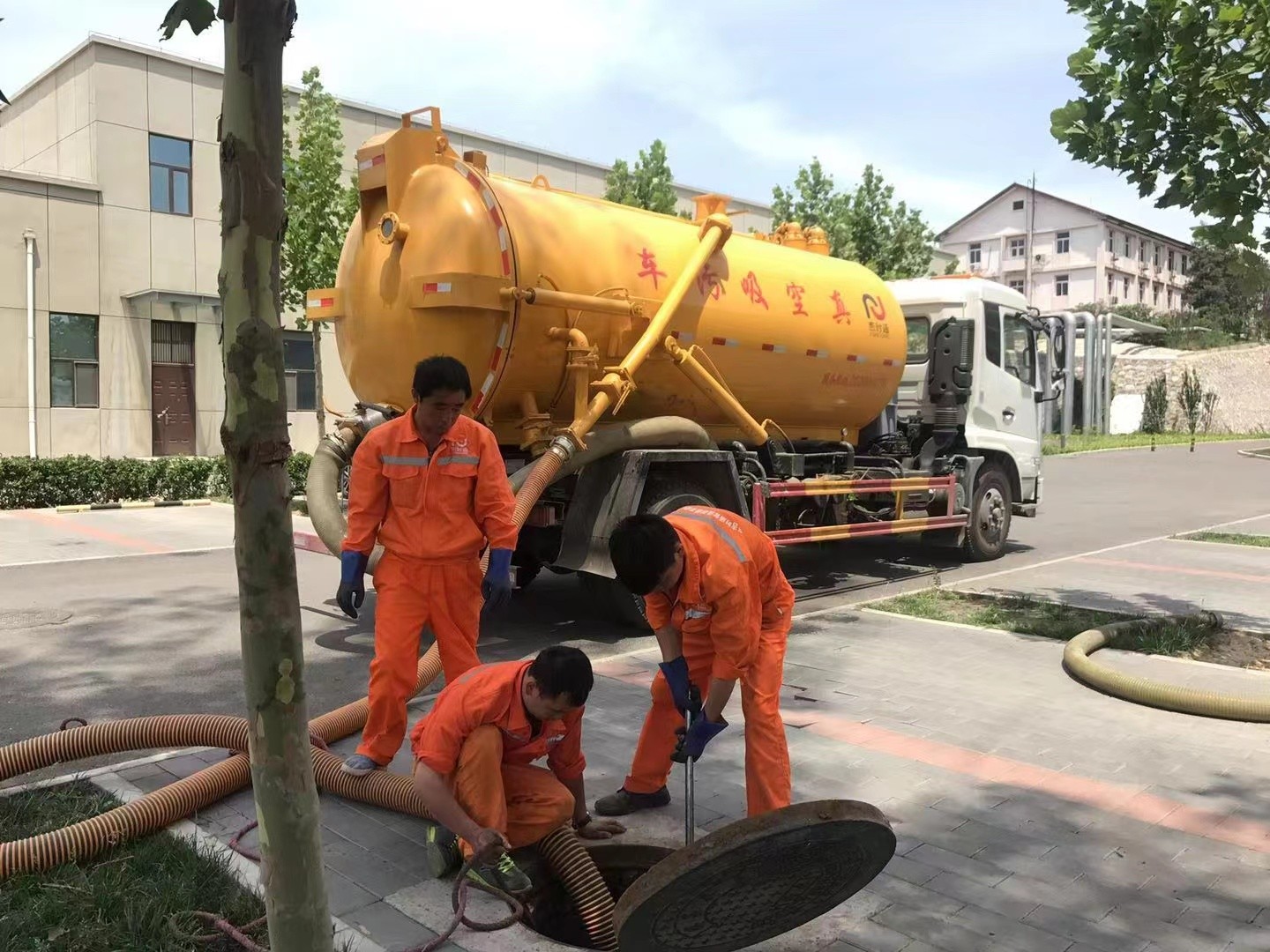 平昌清理化粪池作业流程